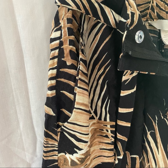 Palm leaf pattern high waist shorts - US 4 - Picture 4 of 6